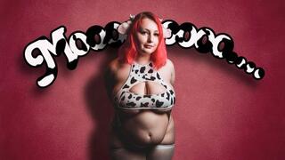 Cute Bbw just got a new big dildo for size training