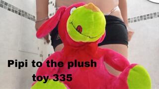 Pipi to the plush toy 335