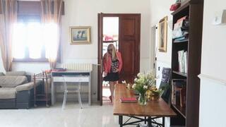 It's impossible to hold on! AVI