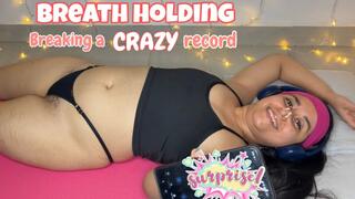 Chubby babe breaking eight minute breath holding record with noseclip and having belly contractions