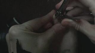 CUTTING MY TOE NAILS LEFT FOOT