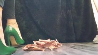 With stiletto heels I crush, trample and crush everything (4)