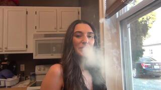 Amiri Smokes And Cleans