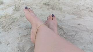 Magnificent pronounced arches playing with the beach sand (3)