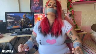 Momo, otaku girl in bondage!