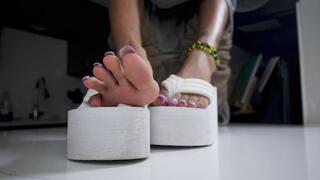 Wifey Z platform tease sexy long purple toe nails
