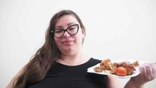 mukbang ASMR chicken vegetables and croutons