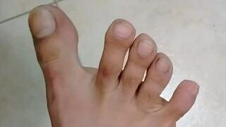 Fresh Out of the Shower – Spotless Male Soles & Clean Bare Feet Close-Up