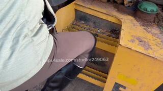 Double FEETure! Backhoe then hard revving my old Buick!