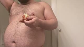 Bearbellybara Eats a Croissant Sandwich