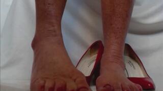 Foot Piggy Alone time with your girlfriends HD (MP4)