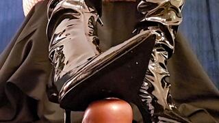 Patent boots vs. Chocolate Marshmallow - Slow Crush & Sticky Texture