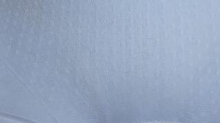 Soaked squats! Doing intense squats until i can't hold It anymore... I pee al over my leggins , dripping down my legs until i'm completely soaked