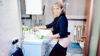 Washing dildos Buttcrack