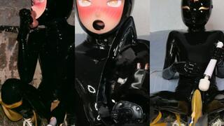 Outdoors latex kigurumi pisspants and dildo blowjob