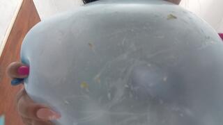 Balloon decorations with snot