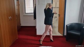 My shoe was stolen in the elevator wmv 1280 x 720