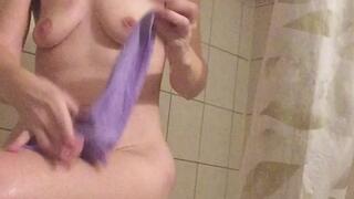 SHAVING MY PUBIC AREA WITH SHAVING CREAM