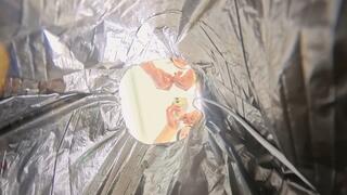 VR360 ERER LELE throws things into the trash can.