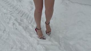 Hard shivering, feet in snow, goosebumps girl on the snow, girl on the snow, girl sitting on snow, shivering hard