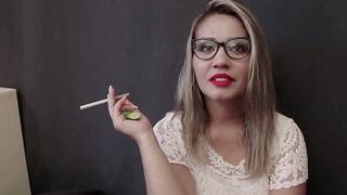 Smoking Girls Taiane Saratoga 120's Video 009