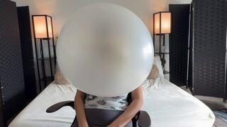 First time blowing 70 pcs of gum