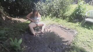 Messy Muddy Feet Play and Tease