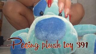 Peeing plush toy 391