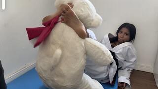 Treino de jiu-jítsu com urso , Tesoura e trample