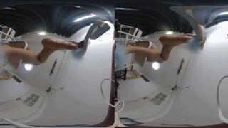 3DVR180 LELE trampled on little Jamie