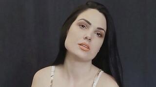 Smoking Girl Hot Lips 100's Model Paula Video 0076