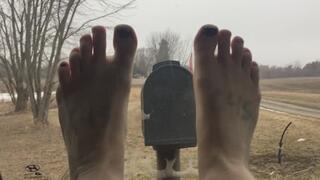 ITZ MAILBOX FLAG UP 2DAY CHILLY WEATHER... I DRIVE MY CAR UP THE LANEWAY & BACK TO CHECK WITHOUT GETTING A COLD