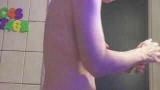 LOOTING ITEMZ FROM DROPZ ON THE FLOOR