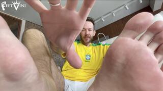 At the giant’s feet - Feet Vini (MP4-HD 1080p)