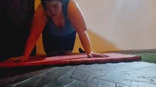 “Sexy Workout: Sudando y Moviendo mi Cuerpo para Ti
