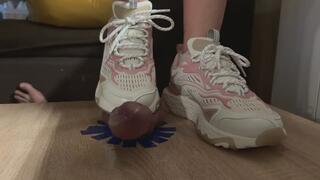 New pink sneakers of mistress Lumy