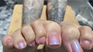 Dirty feet to excite you.