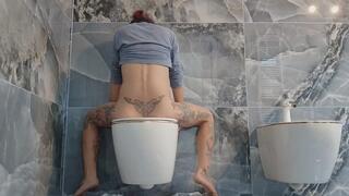 My Private Throne Time… You Shouldn’t Be Watching. Drop Bombs Plopping Farts.