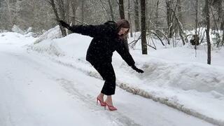 High heels on very slippery icy road, high heels on ice, flip flops on ice, high heels sliding