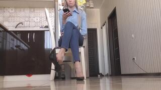 Luscious long legs in black shoes! MP4