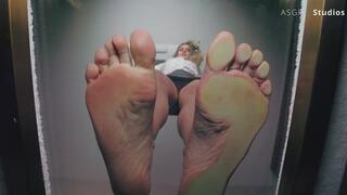 Randy Moore squahes PUNY MEN like you! GIANTESS POV CRUSH!