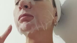 Facial routine to improve wrinkles in mature women