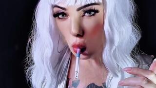 Cyberpunk in silver leather with a beautiful neckline - Dunhill Menthol 100