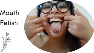 Playing with my mouth and tongue all afternoon