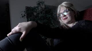 Pantyhose Feet Of Lady Vixen - Full Movie