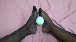 Playing with a ball in my pronounced arches with pantyhose (5)