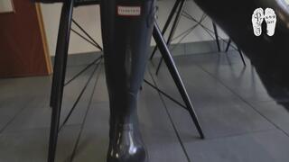 Cream cakes for her Hunter Wellies