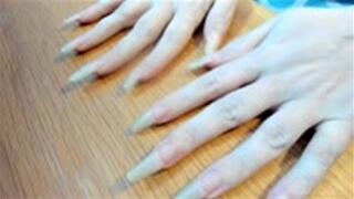 Scratching Natural Nail Clip