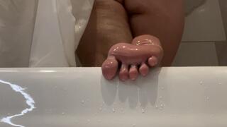 2 minutes in the bath with me.. I don’t think you’ll require longer than that ?