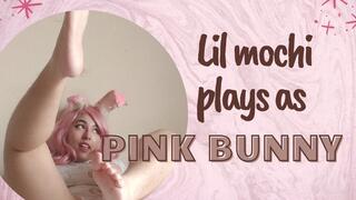 Lil Mochi plays with herself with a glass carrot